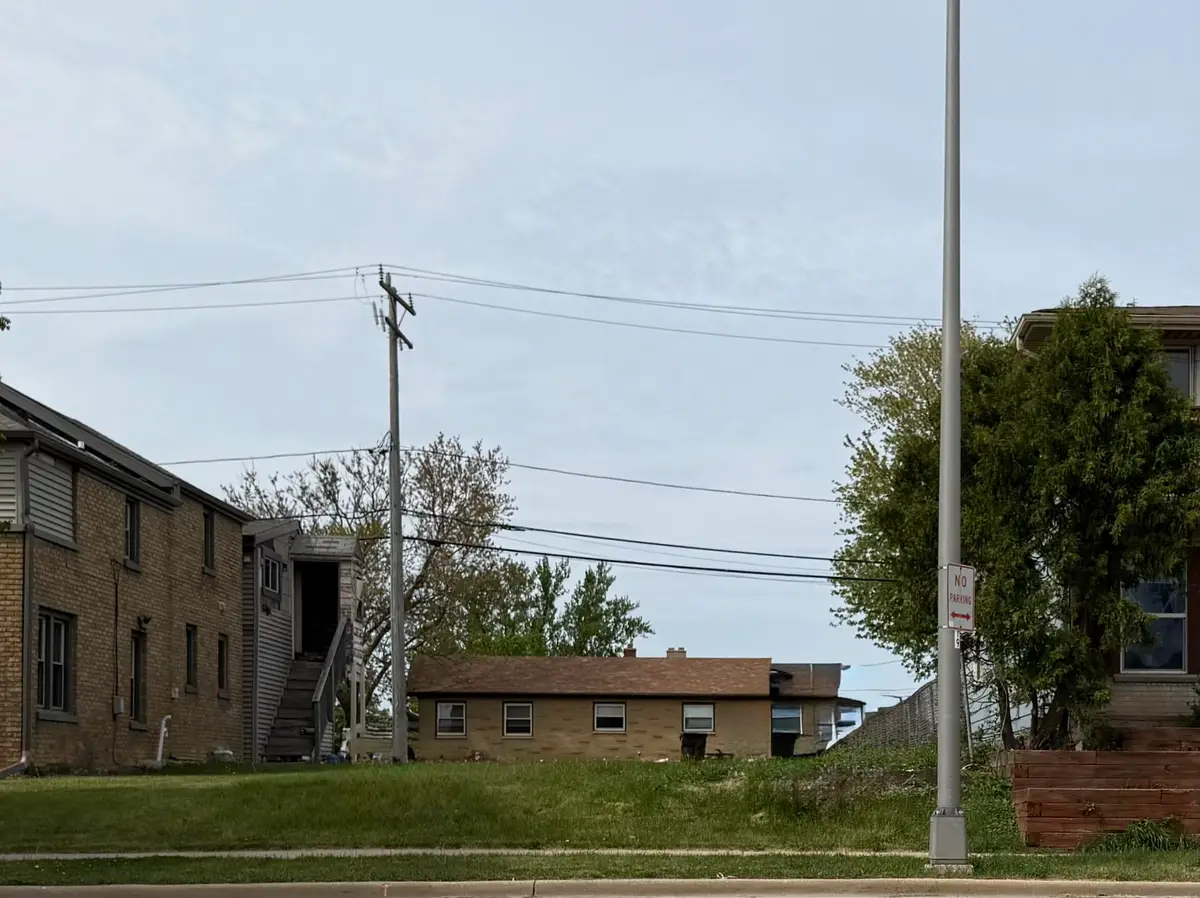 LOT 7 W Howard Ave, Greenfield, WI 53221 - #1