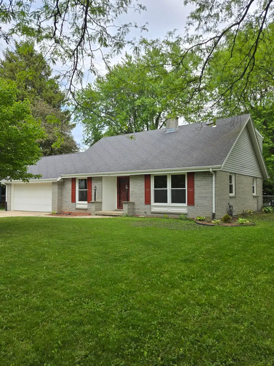 447 S Woodland Dr, Whitewater, WI 53190 - #2
