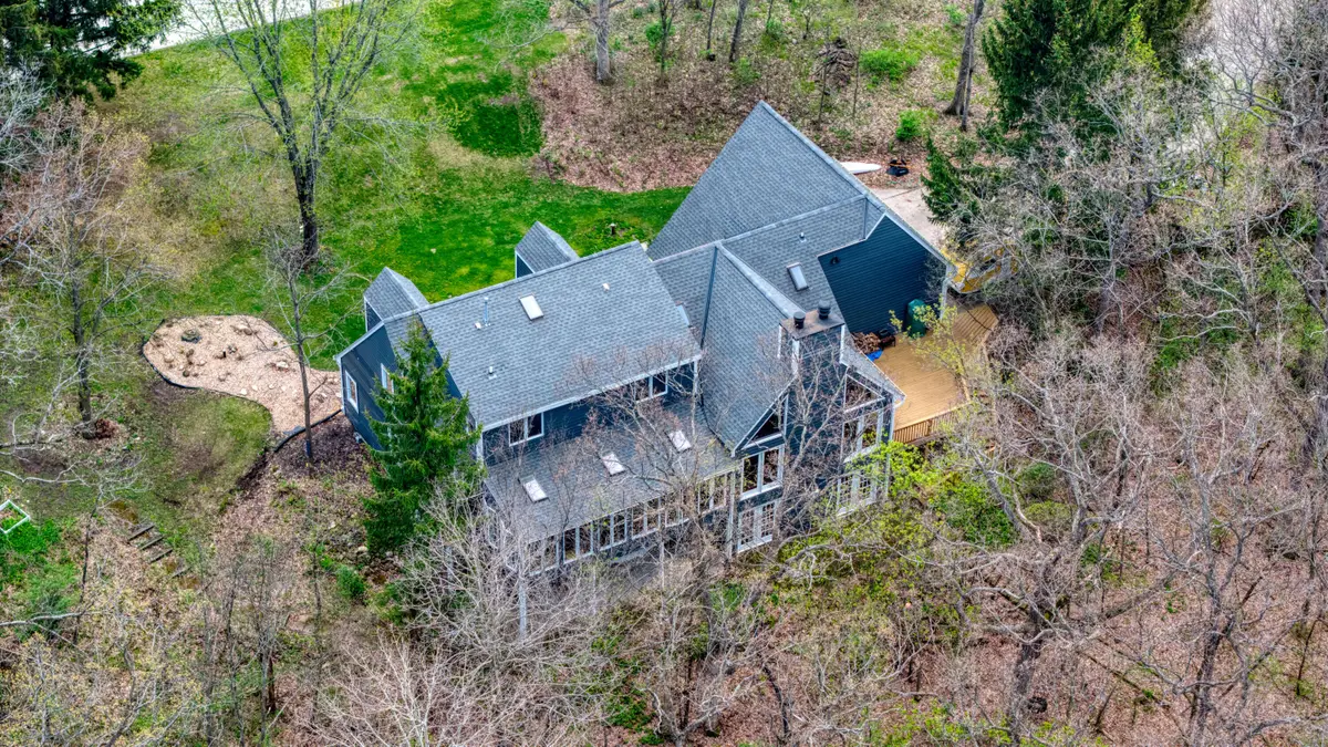 S1W31448 Hickory Hollow Ct, Delafield, WI 53018 - #1