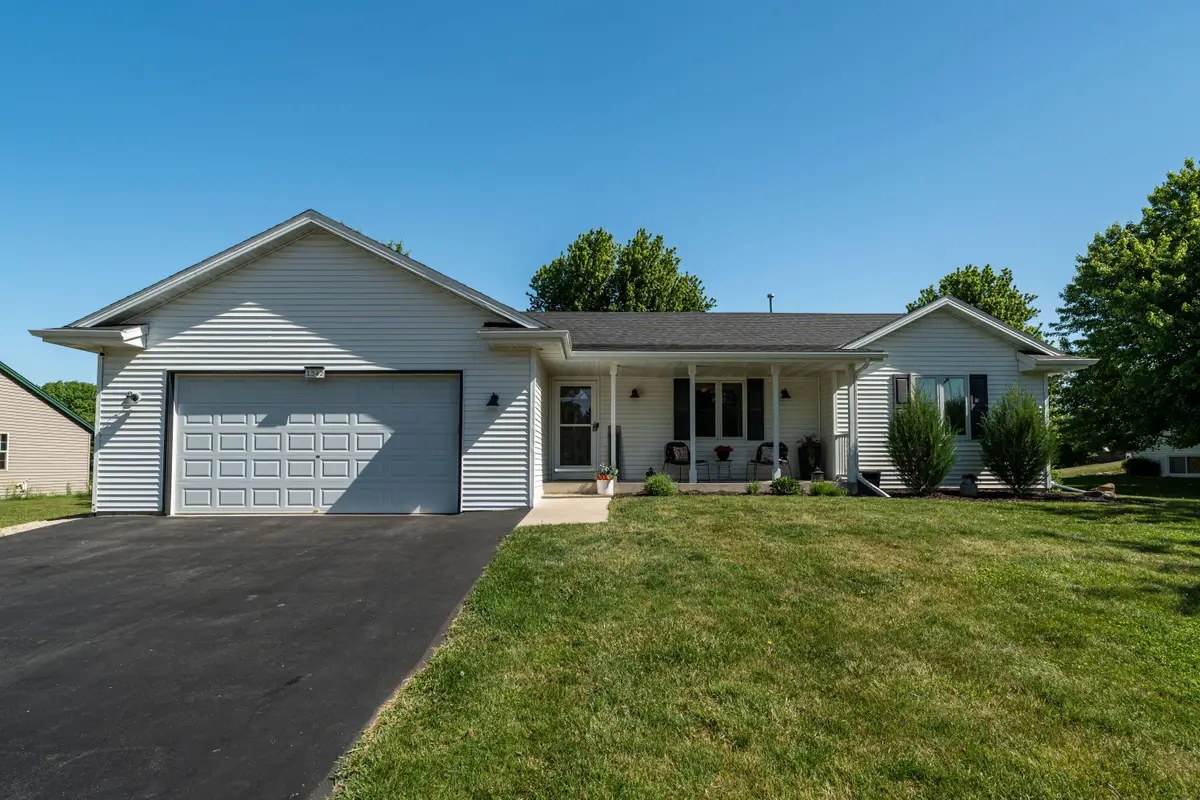 1342 Valley View Rd, Hartford, WI 53027 - #1