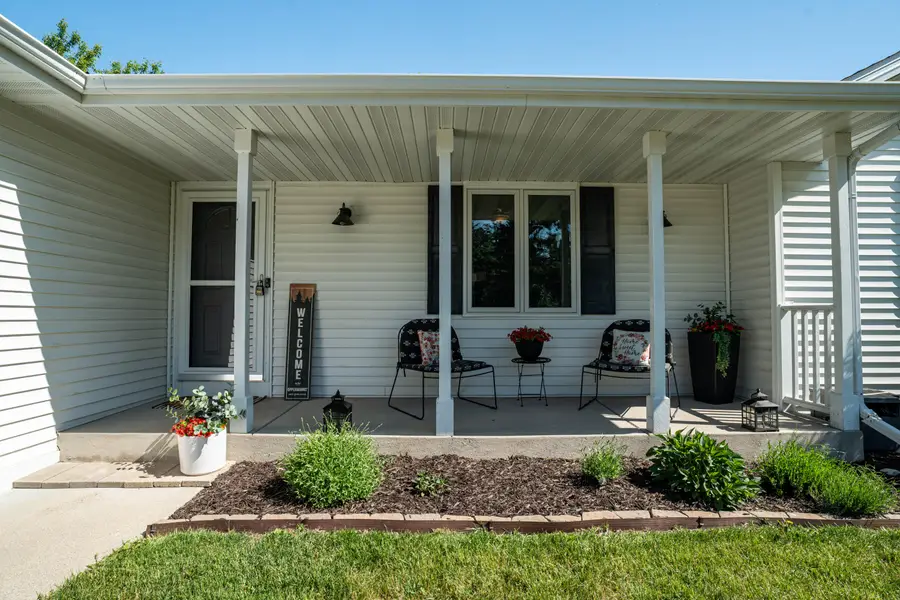 1342 Valley View Rd, Hartford, WI 53027 - #3