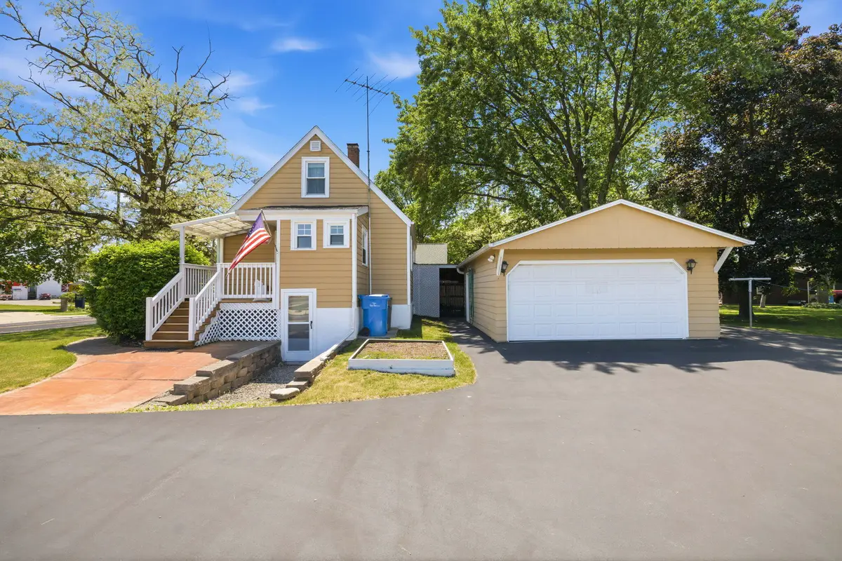 1178 N Fourth St, Watertown, WI 53098 - #1
