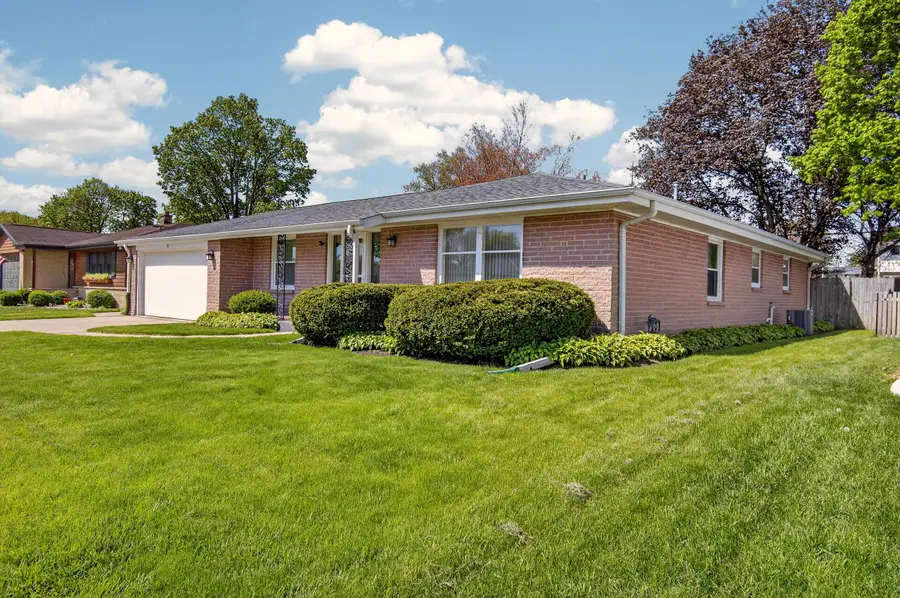 116 Virginia St, Racine, WI 53405 - #2
