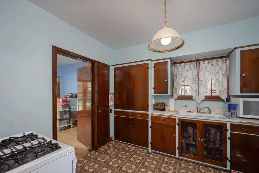 5516 N Lydell Ave, Whitefish Bay, WI 53217 - #2