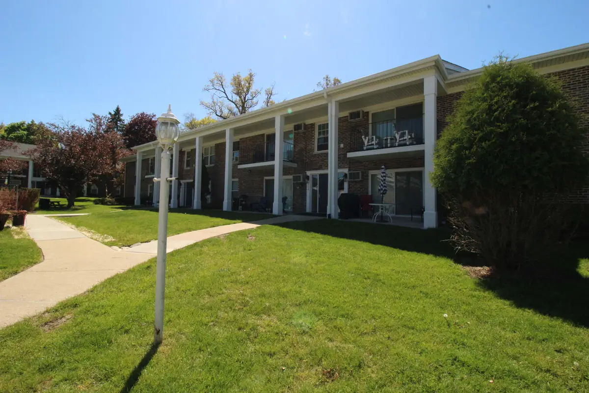 118 Evelyn Ln, Lake Geneva, WI 53147 - #1