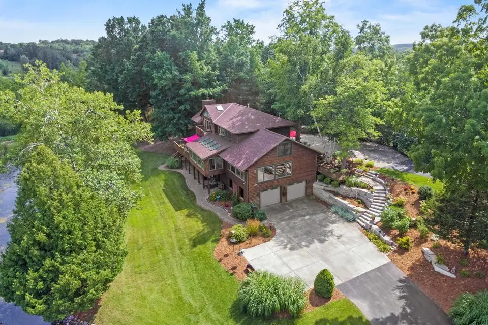 6215 Riesch Rd, West Bend, WI 53095 - #1