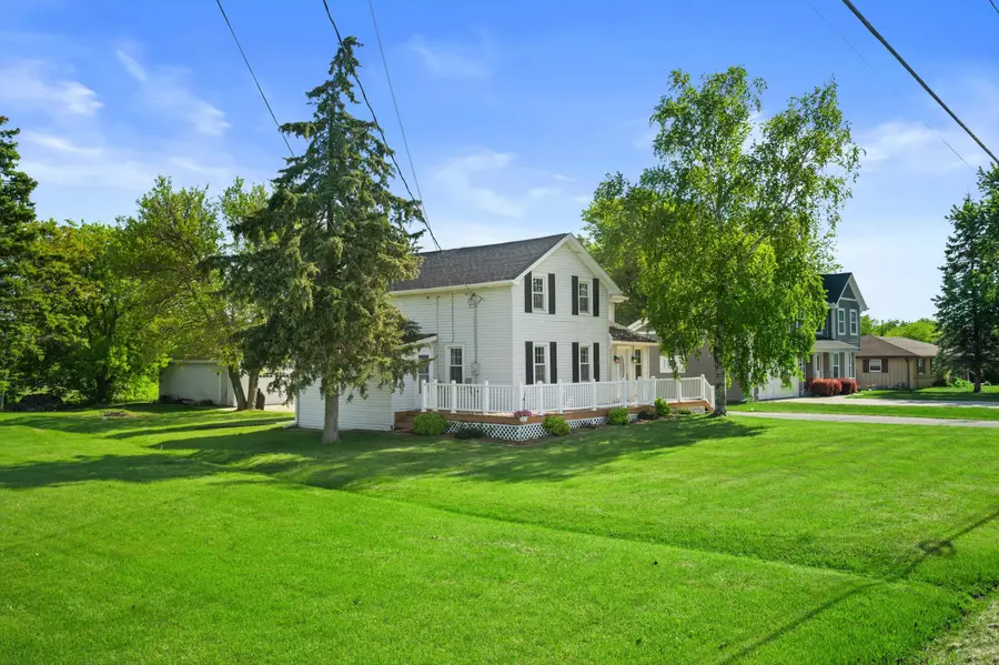 808 E Fitzsimmons Rd, Oak Creek, WI 53154 - #3