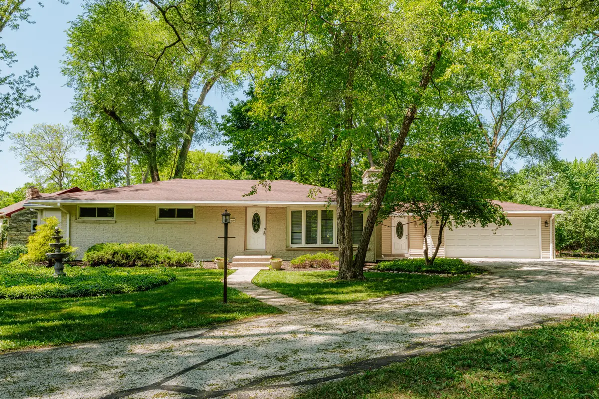 12400 Elmhurst Pkwy, Elm Grove, WI 53122 - #1