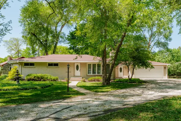 12400 Elmhurst Pkwy, Elm Grove, WI 53122