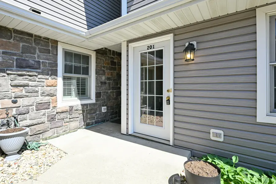 208 Potter Rd, Elkhorn, WI 53121 - #2