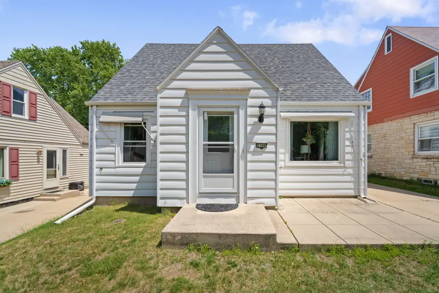 2144 S 98th St, West Allis, WI 53227 - #2