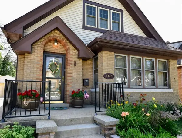 1442 S 54th St, West Milwaukee, WI 53214