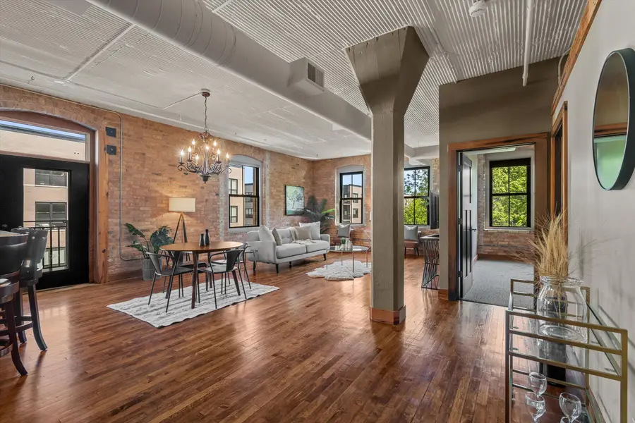 1818 N Water St, Milwaukee, WI 53202 - #2