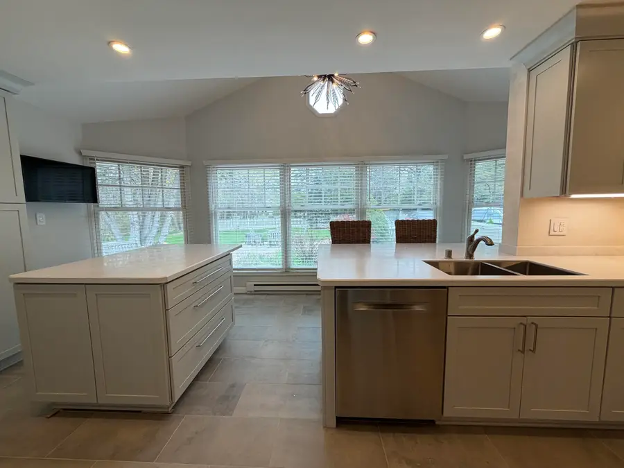 9385 N Lake Dr, Bayside, WI 53217 - #3