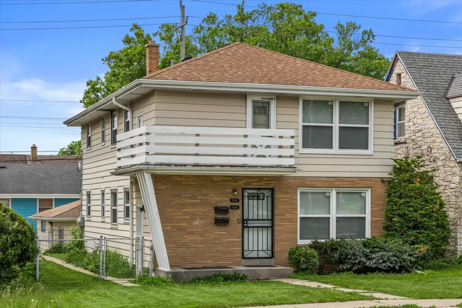 7029 W Hampton Ave, Milwaukee, WI 53218 - #2
