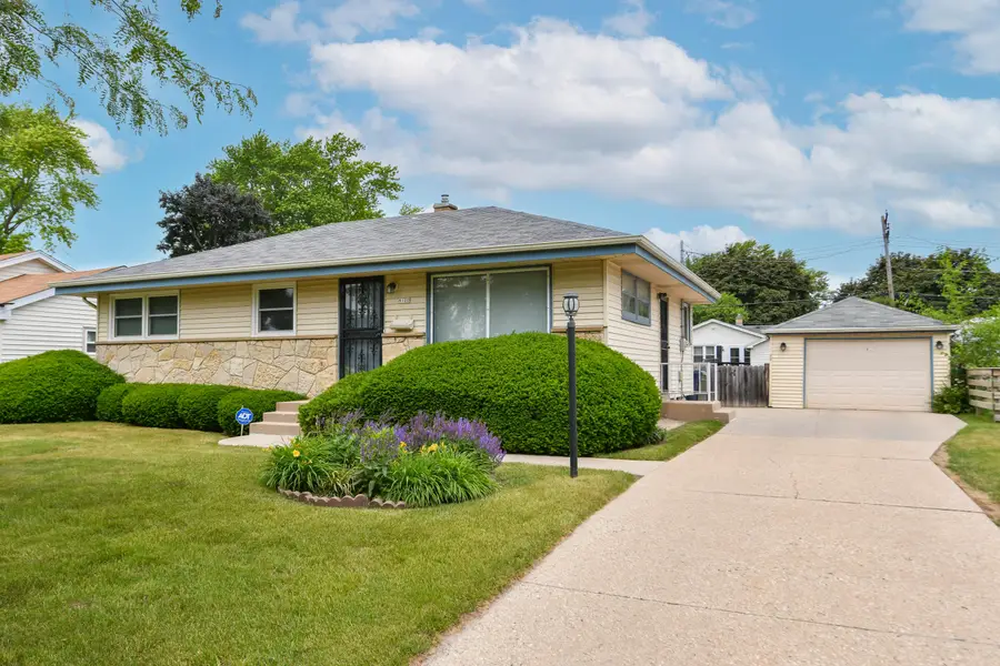 8100 W Lynmar Ter, Milwaukee, WI 53222 - #3