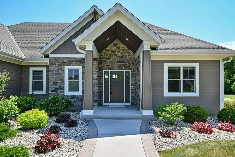 36860 Stillwater Dr, Summit, WI 53066 - #3