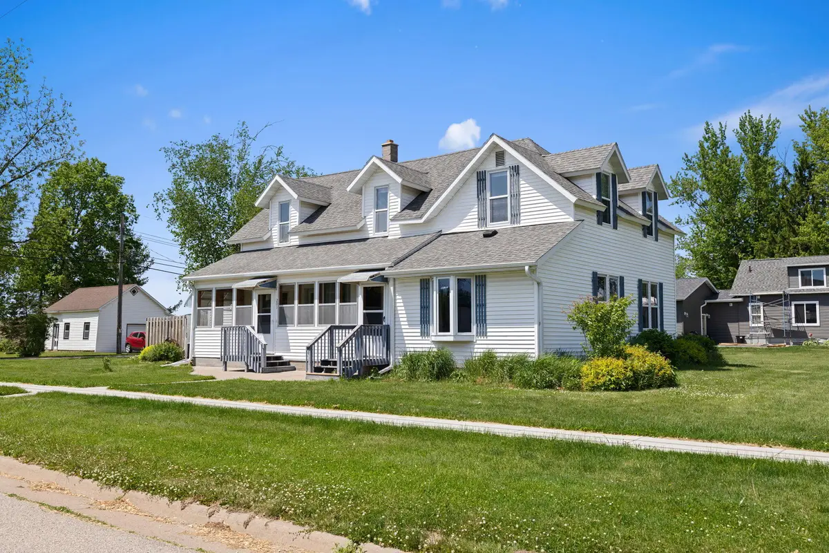 201 W Hogg St, Melrose, WI 54642 - #1