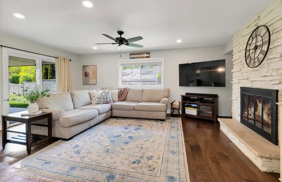 8975 N Santa Monica Blvd, Bayside, WI 53217 - #3