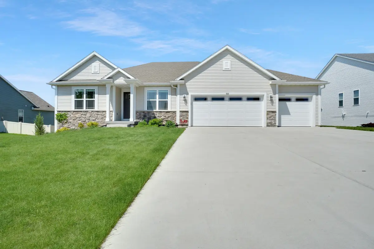 625 Mary Way, Slinger, WI 53086 - #1
