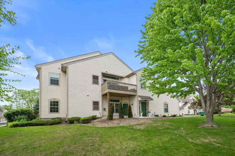 8614 S Stratford Rd, Oak Creek, WI 53154 - #2
