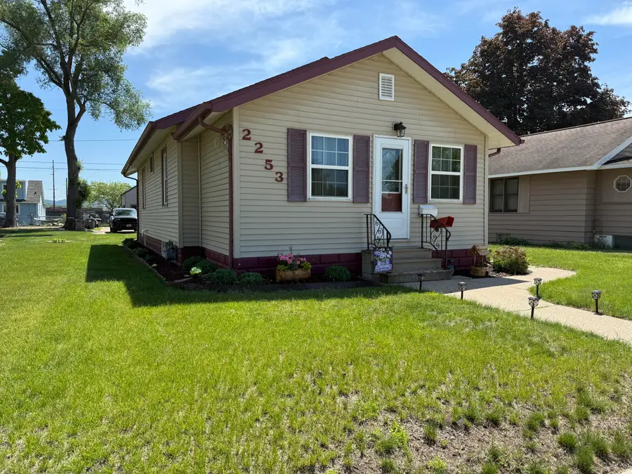 2253 14th St S, La Crosse, WI 54601 - #2
