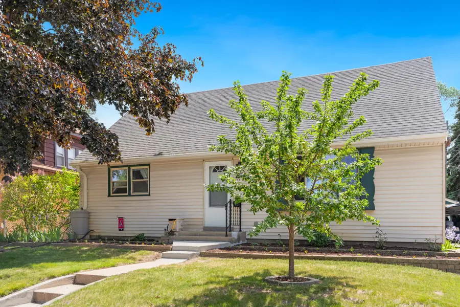 9415 W Arthur Ave, West Allis, WI 53227 - #2