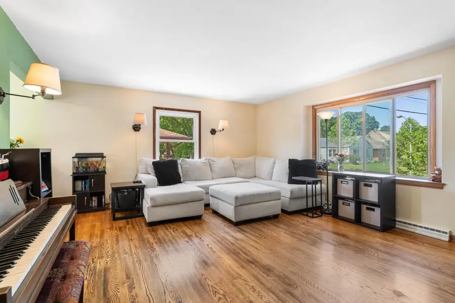 9415 W Arthur Ave, West Allis, WI 53227 - #3