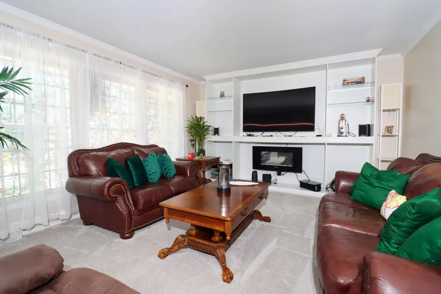 5324 Woodbridge Ln S, Greenfield, WI 53221 - #3
