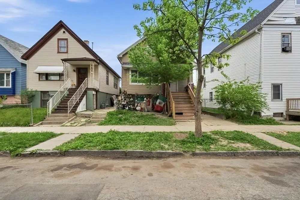1978 S 12th St S, Milwaukee, WI 53204 - #1