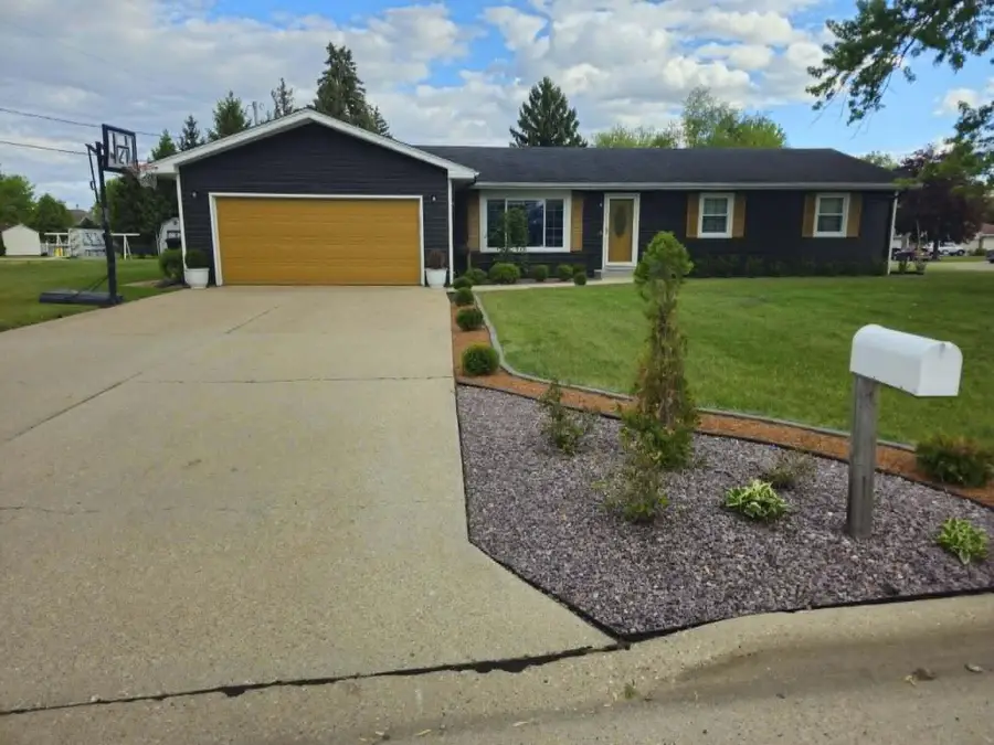 2260 Cobblestone Ln, Beloit, WI 53511 - #2
