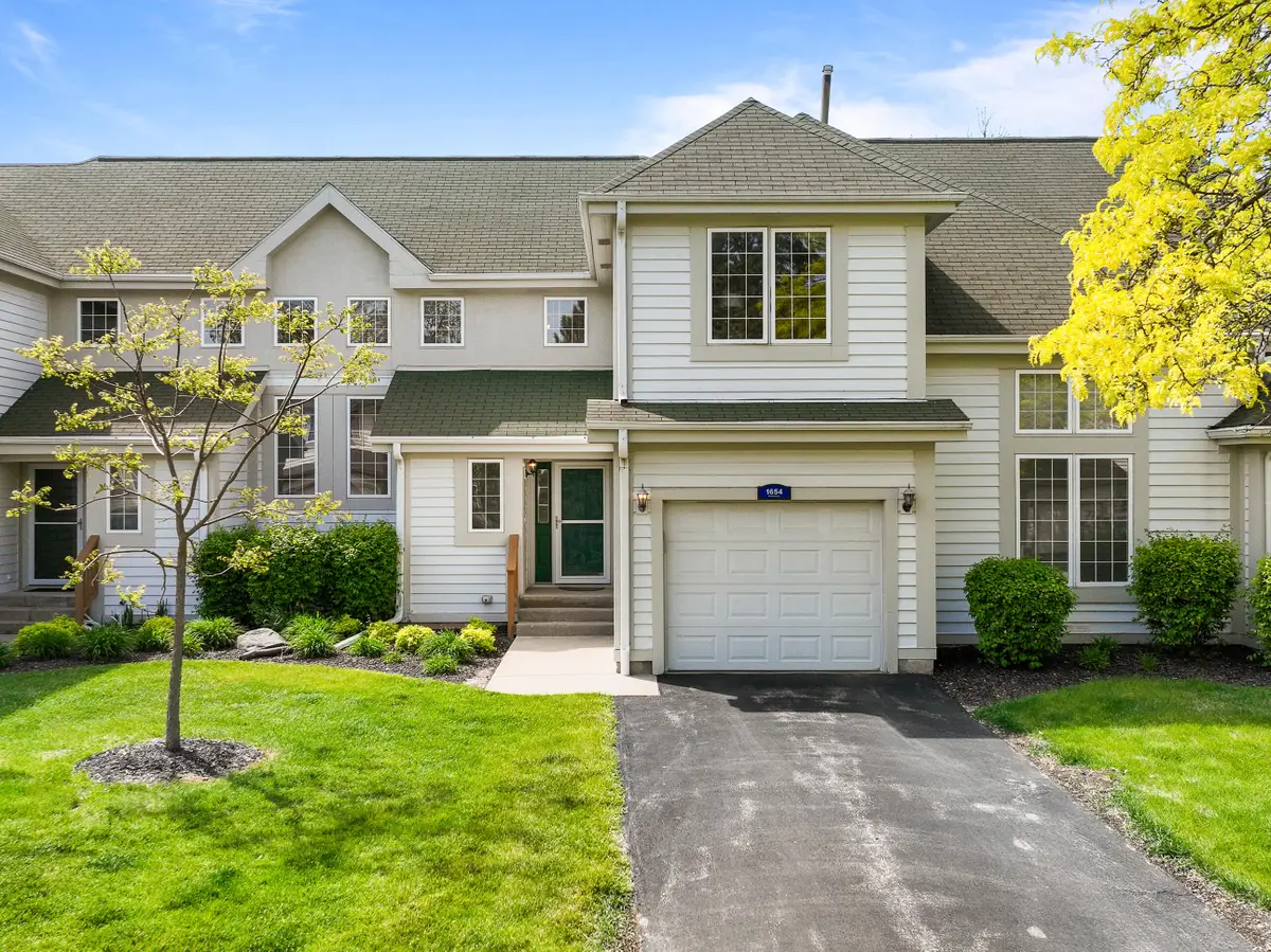 1654 Woodland Dr, Geneva, WI 53147 - #1
