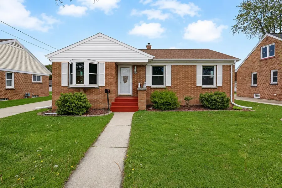 625 S 32nd St, Manitowoc, WI 54220 - #2