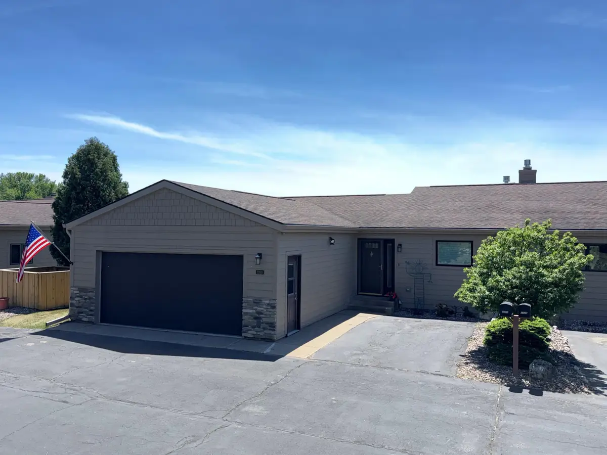 3350 Bayside Ct, La Crosse, WI 54601 - #1