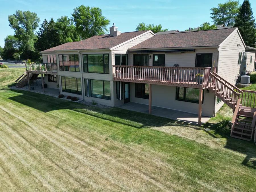 3350 Bayside Ct, La Crosse, WI 54601 - #3