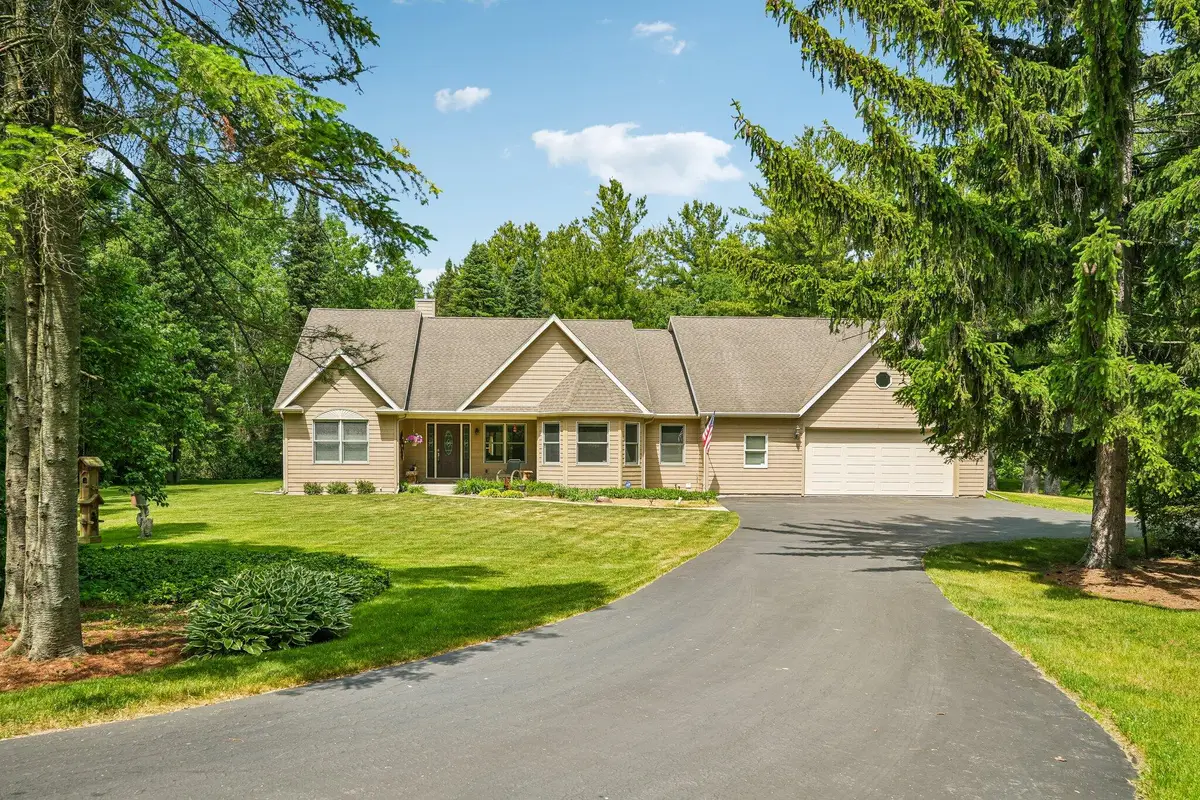 8040 W County Line Rd, Franklin, WI 53126 - #1