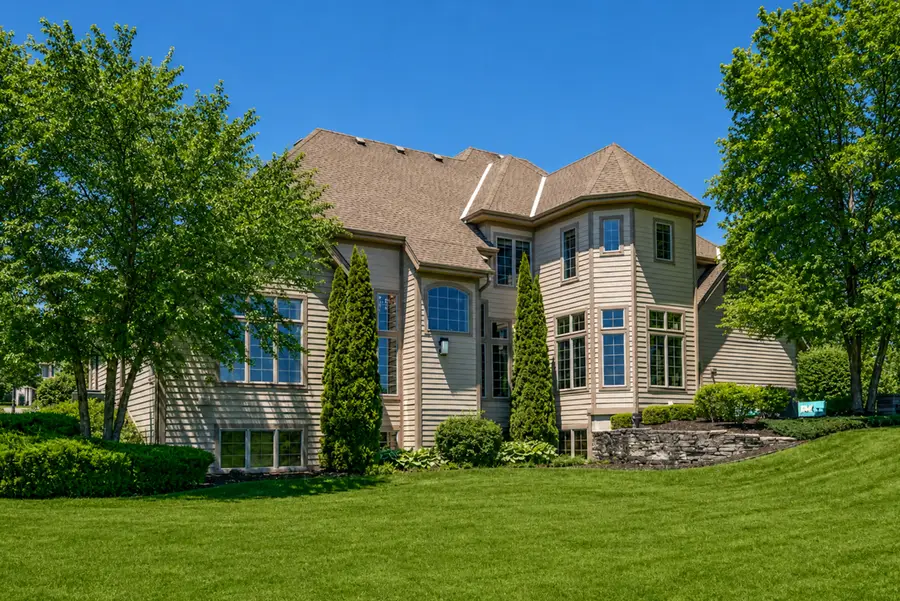 11092 N Sutton Ridge Dr, Mequon, WI 53097 - #3