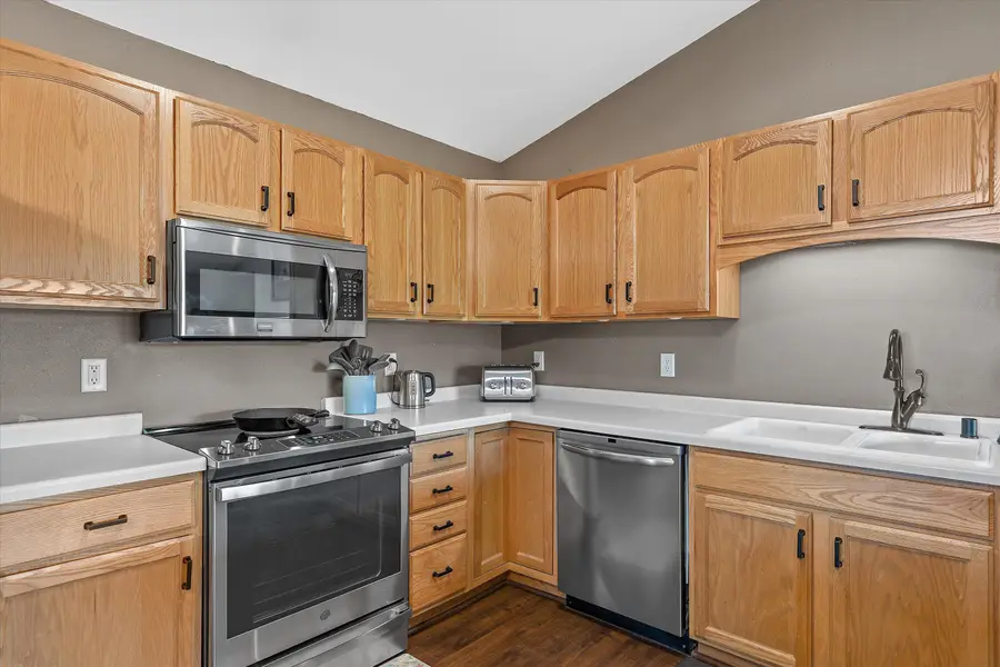 723 Wood River Ct, West Bend, WI 53095 - #3