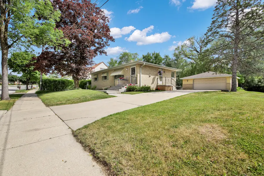 5020 N Lovers Lane Rd, Milwaukee, WI 53225 - #3