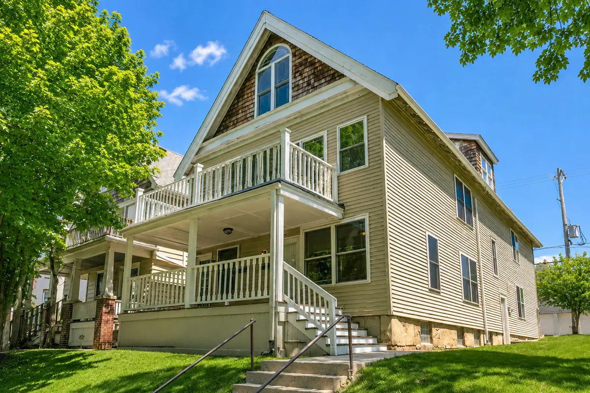 2630 N Bartlett Ave, Milwaukee, WI 53211 - #1