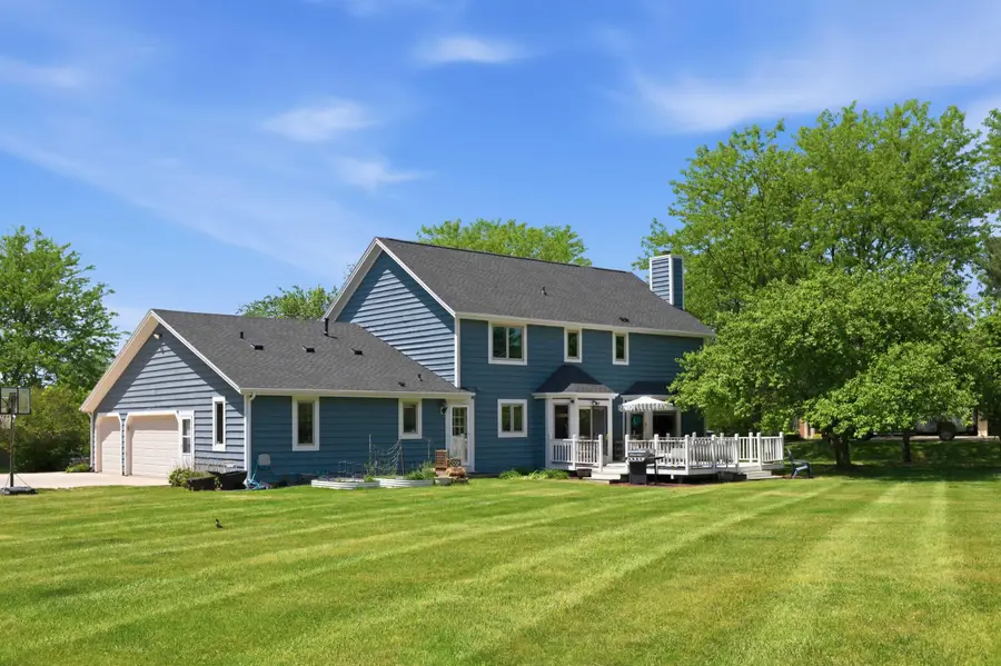 W330N5888 Cedar Bay Dr, Merton, WI 53058 - #3