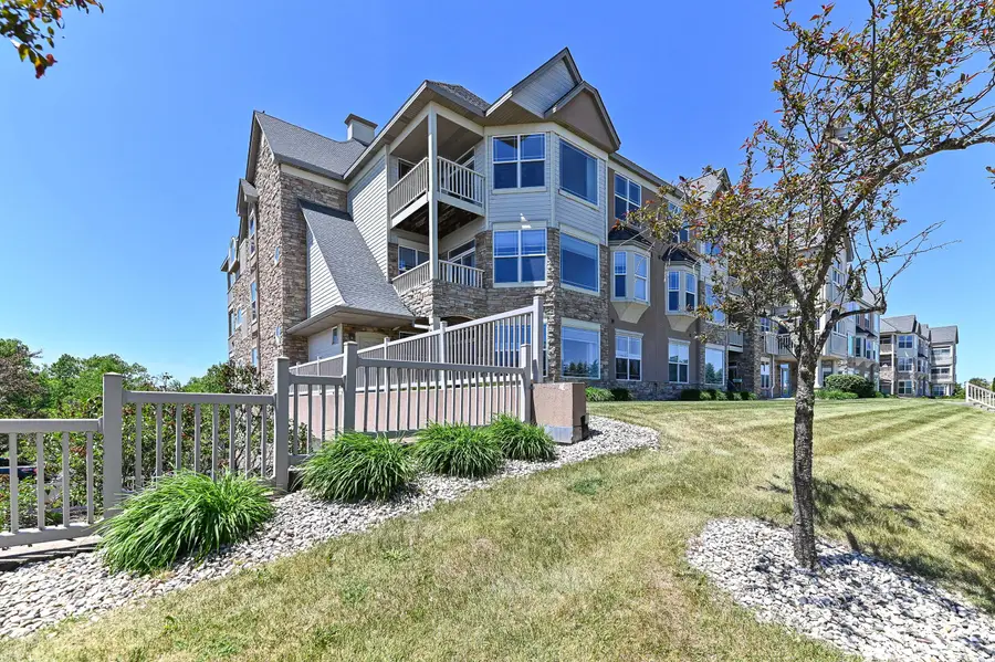6995 S Riverwood Blvd, Franklin, WI 53132 - #2