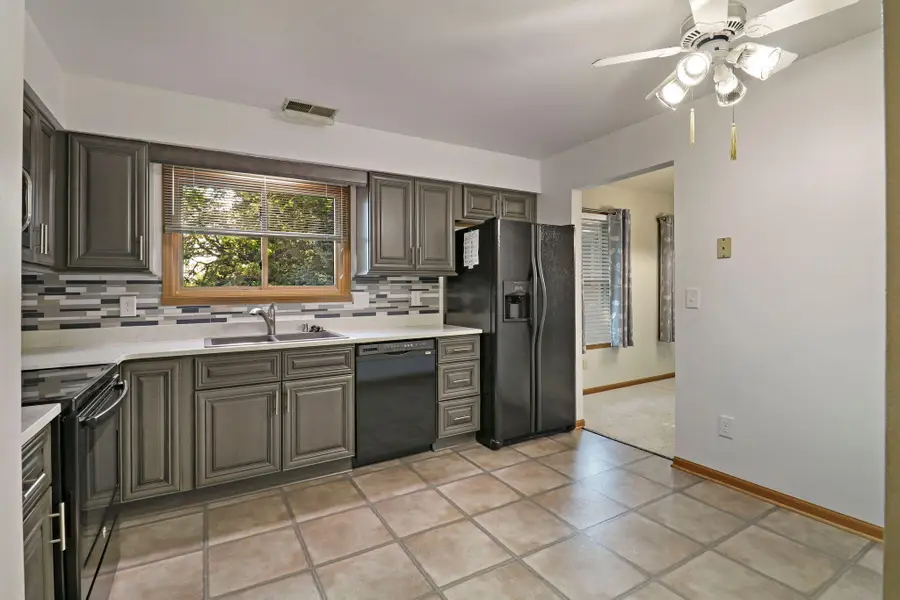 5509 Cambridge Ln, Mount Pleasant, WI 53406 - #3