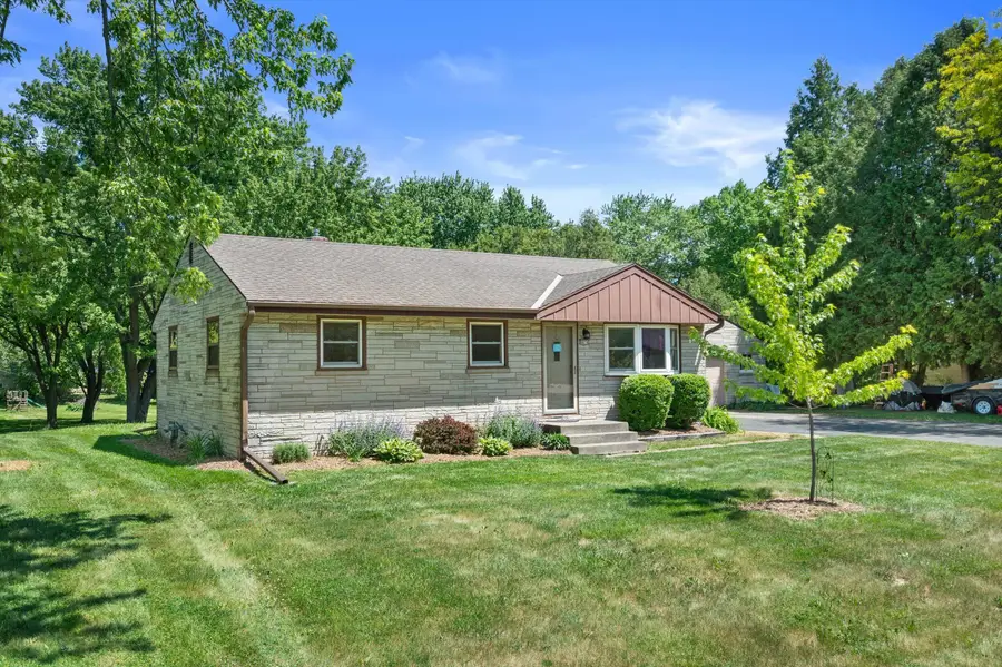 8874 S 81st St, Franklin, WI 53132 - #2