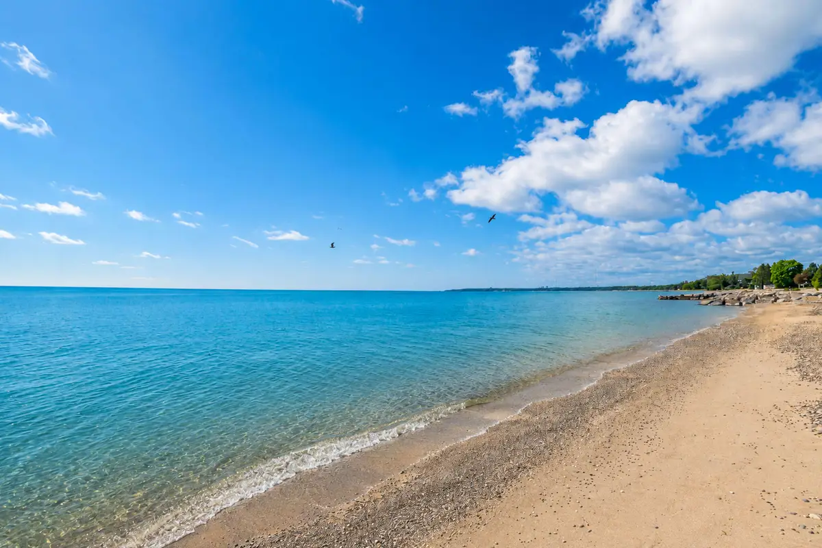 7954 N Beach Dr, Fox Point, WI 53217 - #1