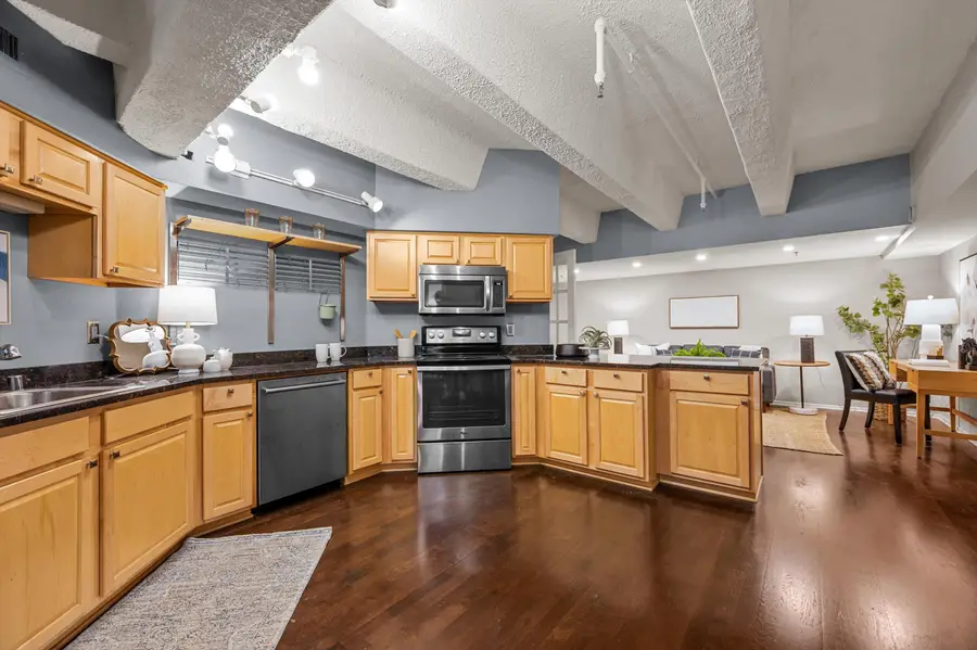 270 E Highland Ave, Milwaukee, WI 53202 - #3