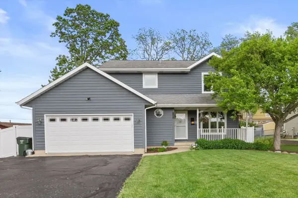 11901 224th Ave, Salem Lakes, WI 53104
