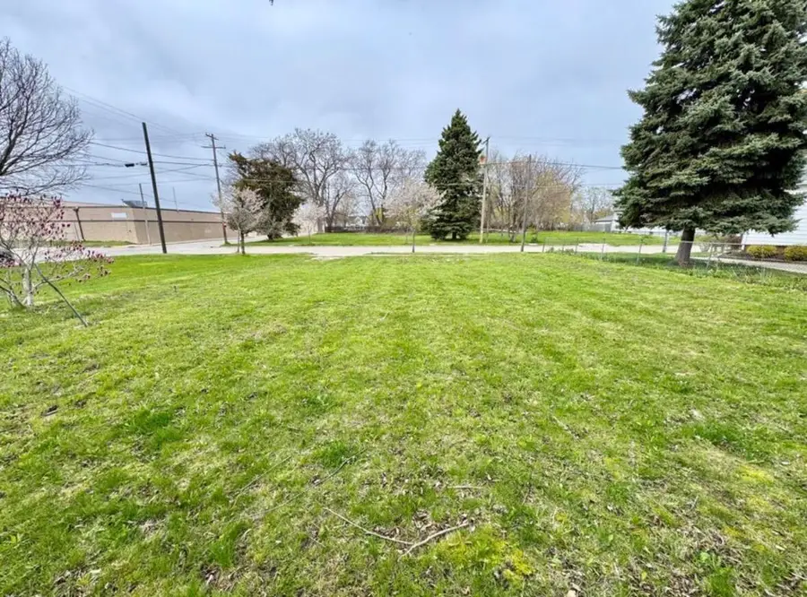 1337 Kewaunee St, Racine, WI 53404 - #3