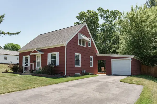 1315 Sunset Ave, Watertown, WI 53094