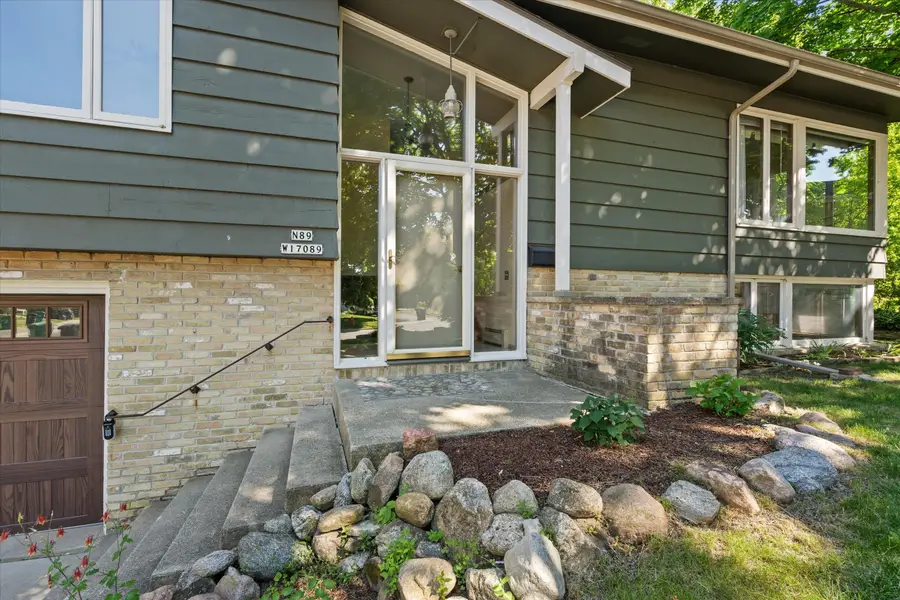 N89W17089 Highland Ct, Menomonee Falls, WI 53051 - #2